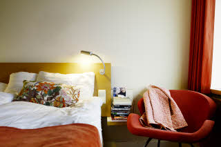 Copyright: : Pia Ulin +46 705 54 30 32, pia@piaulin.com. Room
